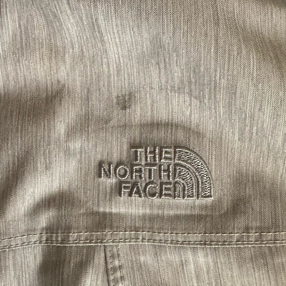North Face hooded jacket. Inside fleece lining. - Picture 4 of 5